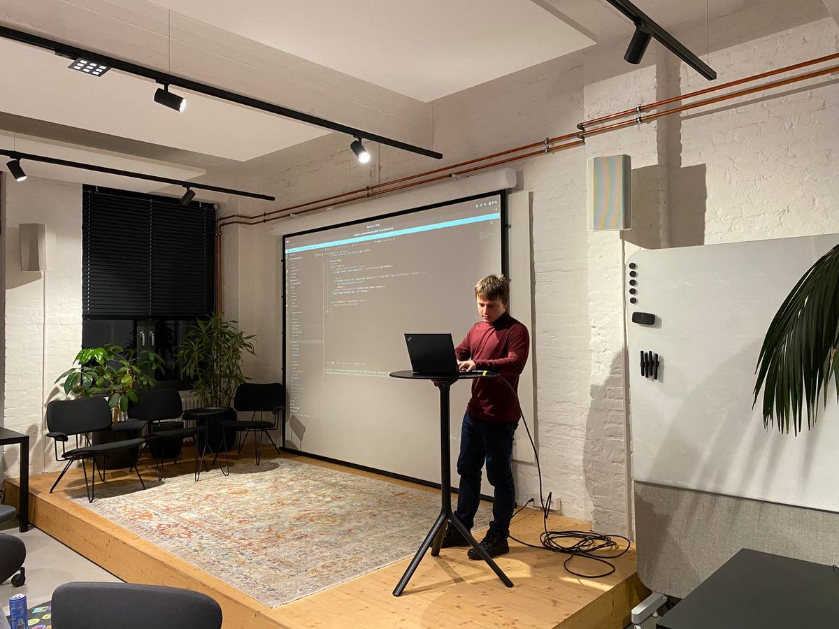 Thanks everyone who came to <a href="/Aleph__Zero/">Aleph Zero</a> meetup where <a href="/dennis_zoma/">Dennis Zoma ✦ viral.app</a> from <a href="/AZERO_ID/">AZERO.ID</a> &amp; Paweł from @KsoxExchange held ink!- &amp; Rust-focused workshops 👨🏻‍💻