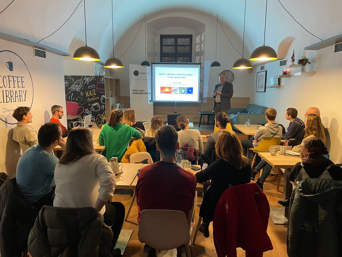 Pospisil_group's tweet photo. It was a wonderful evening with 💡amazing photocatalysis 🔦! Thanks a lot @RadekCibulka1 for coming and sharing your research with us! Thanks to @sciencecafecz (Olomouc) for arranging a great informal environment in #coffee_library Olomouc! https://t.co/T30UtEcLjd