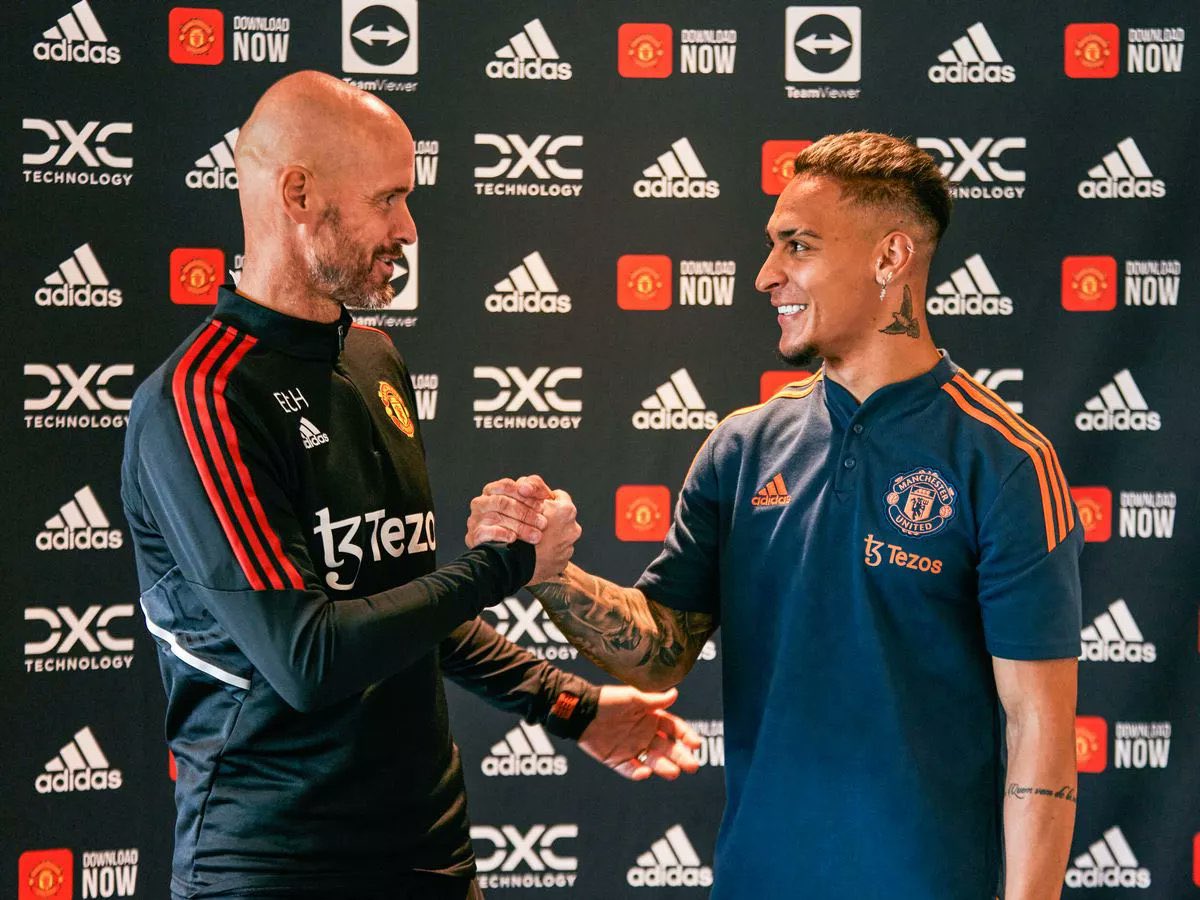 FabrizioRomano's tweet photo. 🚨🔴 Antony: “I see criticism coming from former Man Utd players, other people in the media… but I've never seen them give constructive criticism to help me be a better professional”. 

“The digital court is ruining lives; the truth no longer matters”, told @UnitedStandMUFC. https://t.co/ilFKJAnQt7
