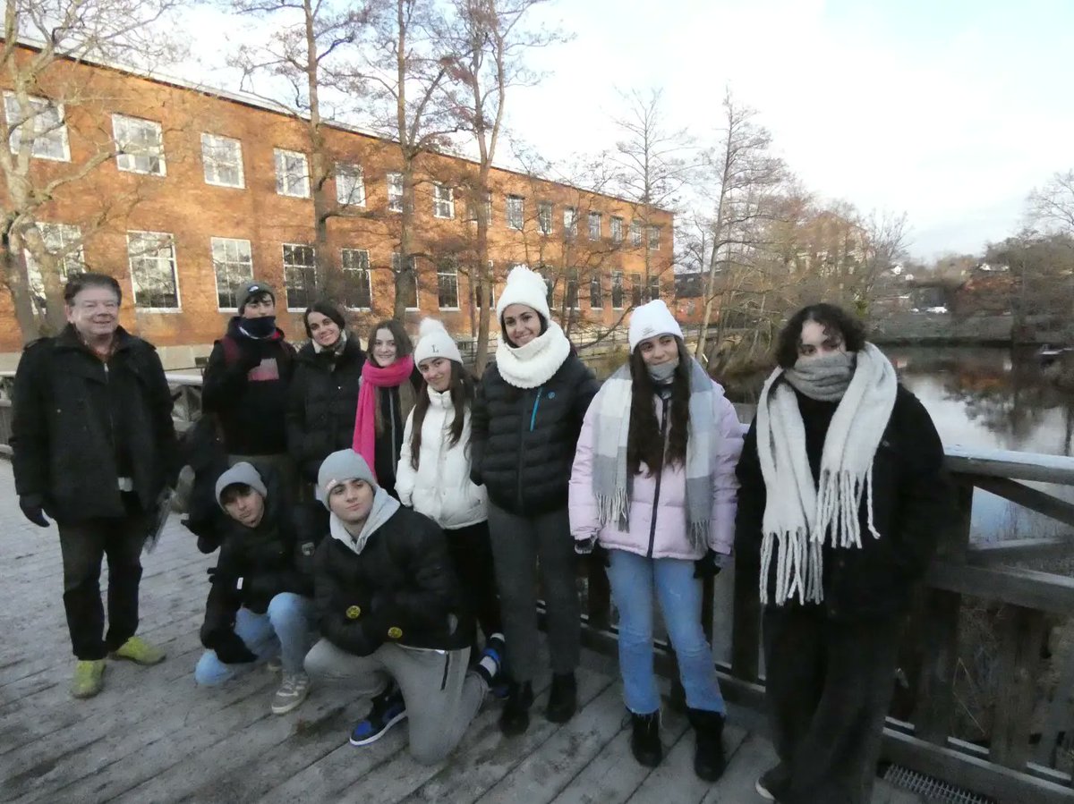 Ten students from 1H have visited Ronneby (Sweden) as part of our Group Mobilities in Erasmus+. Our trip coming back was a little bit complicated, but the experience there was fantastic. We are looking forward to receive our partners...
Tack så mycket!!
#ErasmusPlus