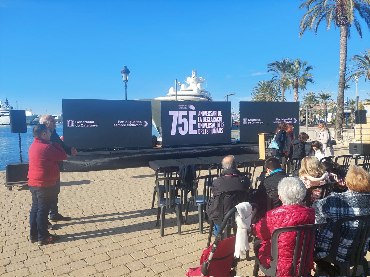Tot a punt per a l'acte del 75è aniversari de la Declaració dels Drets Humans al Port de Tarragona, al costat de l'<a href="/openarms_fund/">Open Arms</a>