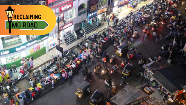 aparanjape's tweet photo. Same story at many key roads...

#Pune’s M G Road traders cry foul: ‘Hawker menace choking us’

The pleasurable stroll along this road is etched in the memory of old-timers of Pune Cantonment. But today, walking here is nothing short of a nightmare as unauthorised hawkers have laid siege to its footpaths, even spilling on to the road

https://t.co/DjaW2q2fud