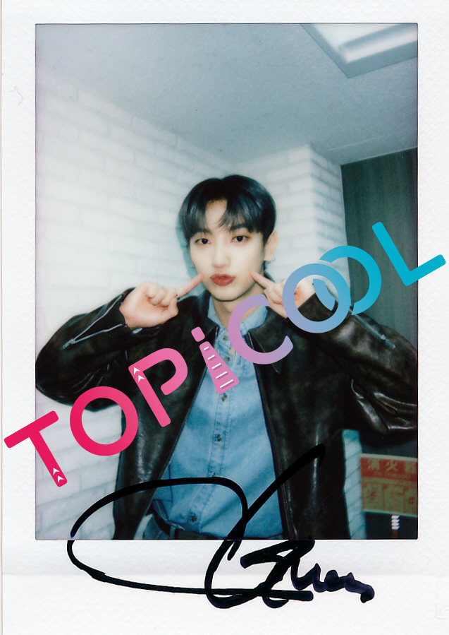 topicool_jp's tweet photo. 【#トピクル】
#VANNER の #ヨングァン のサイン入りチェキ📸を1人にプレゼント🎁
✋応募者はこの投稿をリポストし当アカウントをフォロー✨
✅締め切りは12月13日正午まで
🎙️VANNERの独占インタビューの記事もぜひチェック↓
https://t.co/VC7ShCFHwO https://t.co/PvoGLC2KIJ