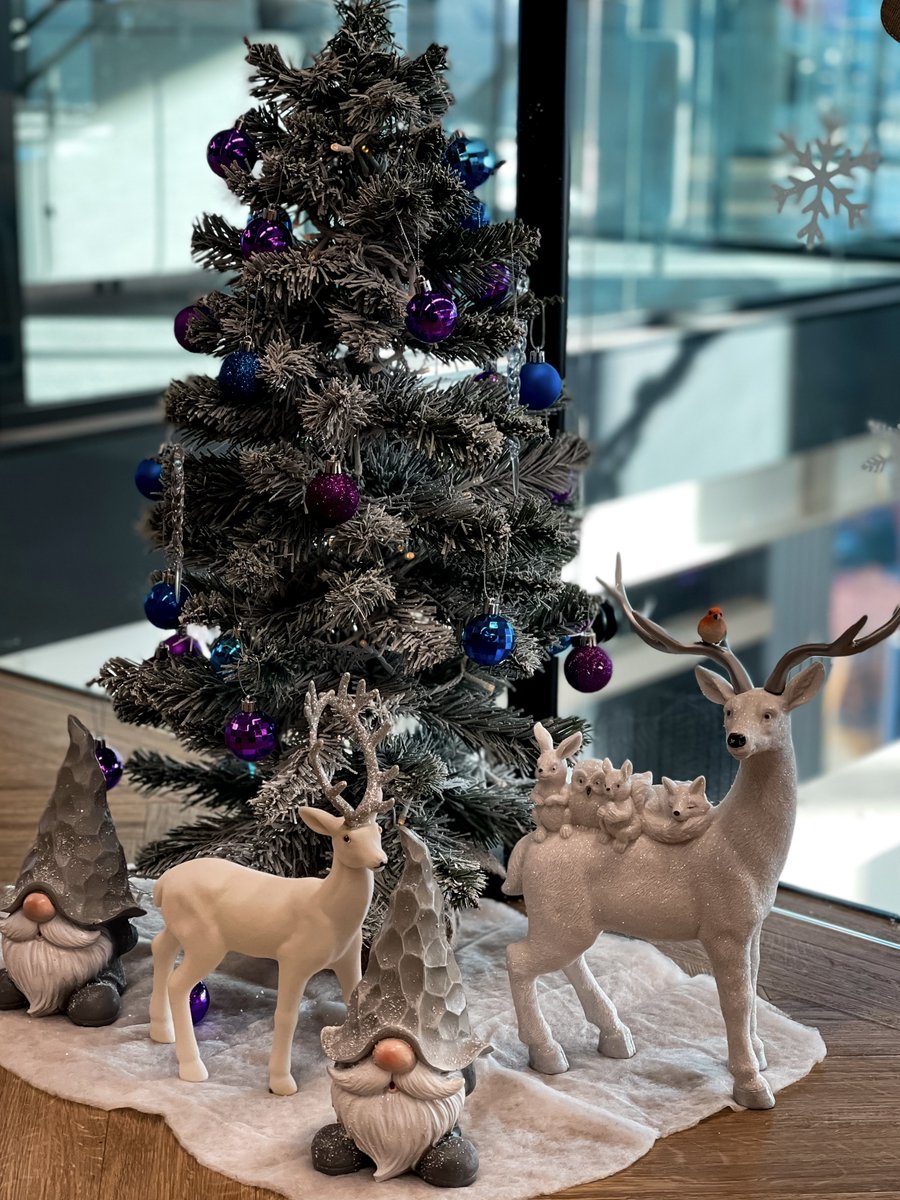 autocabgpc's tweet photo. It's that magical time of the year – 𝗖𝗵𝗿𝗶𝘀𝘁𝗺𝗮𝘀 𝘁𝗿𝗲𝗲 𝗼'𝗰𝗹𝗼𝗰𝗸! 🌟 🎄
Getting into the festive mood at Autocab with a sprinkle of our unique cab charm. 🚕✨
#FestiveMagic #Autocab #AutocabSoftware #TaxiSolutions https://t.co/2GPzx8HsU0