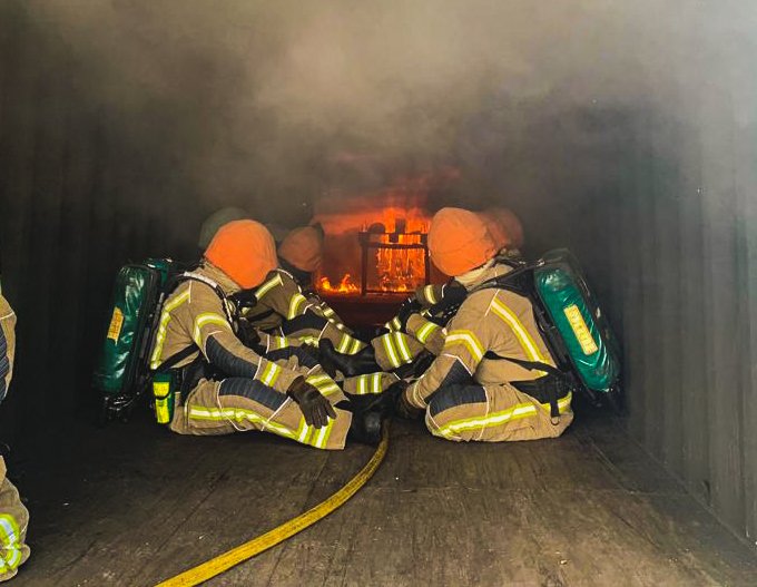 Part of your initial training, with @NARU_Education, to become a #HART #Paramedic You have to complete an extended duration breathing apparatus course at @FSCmoreton. Here you can see HART recruits learning about #fire behaviour.