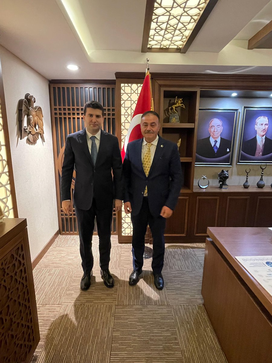 Yalcincolakmhp's tweet photo. MHP Genel Merkezimize giderek 31 Mart 2024 tarihinde yapılacak olan Mahalli İdareler Seçimleri İçin Refahiye Belediye Başkan Aday Adaylığı başvurumu gerçekleştirdim.
Rabbim hayırlı eylesin.

Din,dil,ırk,ayrımı gözetmeyen  bir anlayışla toplumun her kesimini kucaklayan Ahlak ve fazilet kuralları içinde bölen değil birleştiren uyumlu bir yönetim anlayışı ile  çıktığımız bu yolda herkesi aynı çatı altında buluşmaya davet ediyorum. Herşey REFAHİYE için  🇹🇷🇹🇷🇹🇷