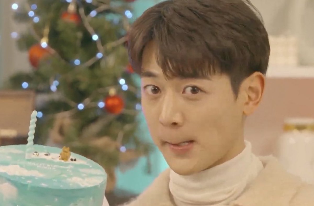 its5HINee's tweet photo. HELLO!!????? https://t.co/cRdnTMLY26
