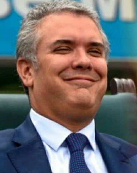 Pecoralt's tweet photo. En el desgobierno Duque:

➡️Vendieron 62% de las reservas de oro.   
➡️Robaron 70 mil MM del MINTIC.  
➡️Robaron más de 500 mil MM de la paz.  
➡️Gastó más de 4.5 billones en nóminas paralelas.
➡️Dejó una deuda pública de 101 mil MM USD  
Pero el país está quebrado por Petro! 🤦🏽‍♂️ https://t.co/IfjxWqrH3r
