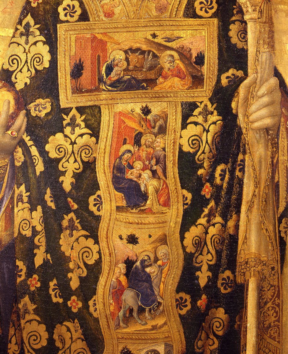 UffiziGalleries's tweet photo. #6dicembre Fra i santi del Polittico di Gentile da Fabriano (1425) si trova anche #SanNicola con in mano le sfere d'oro donate di notte a tre fanciulle senza dote, una figura da cui molte culture mutuarono il carattere di #BabboNatale. Sulla ricca veste il racconto della Natività https://t.co/Q4Mxyf9KBX