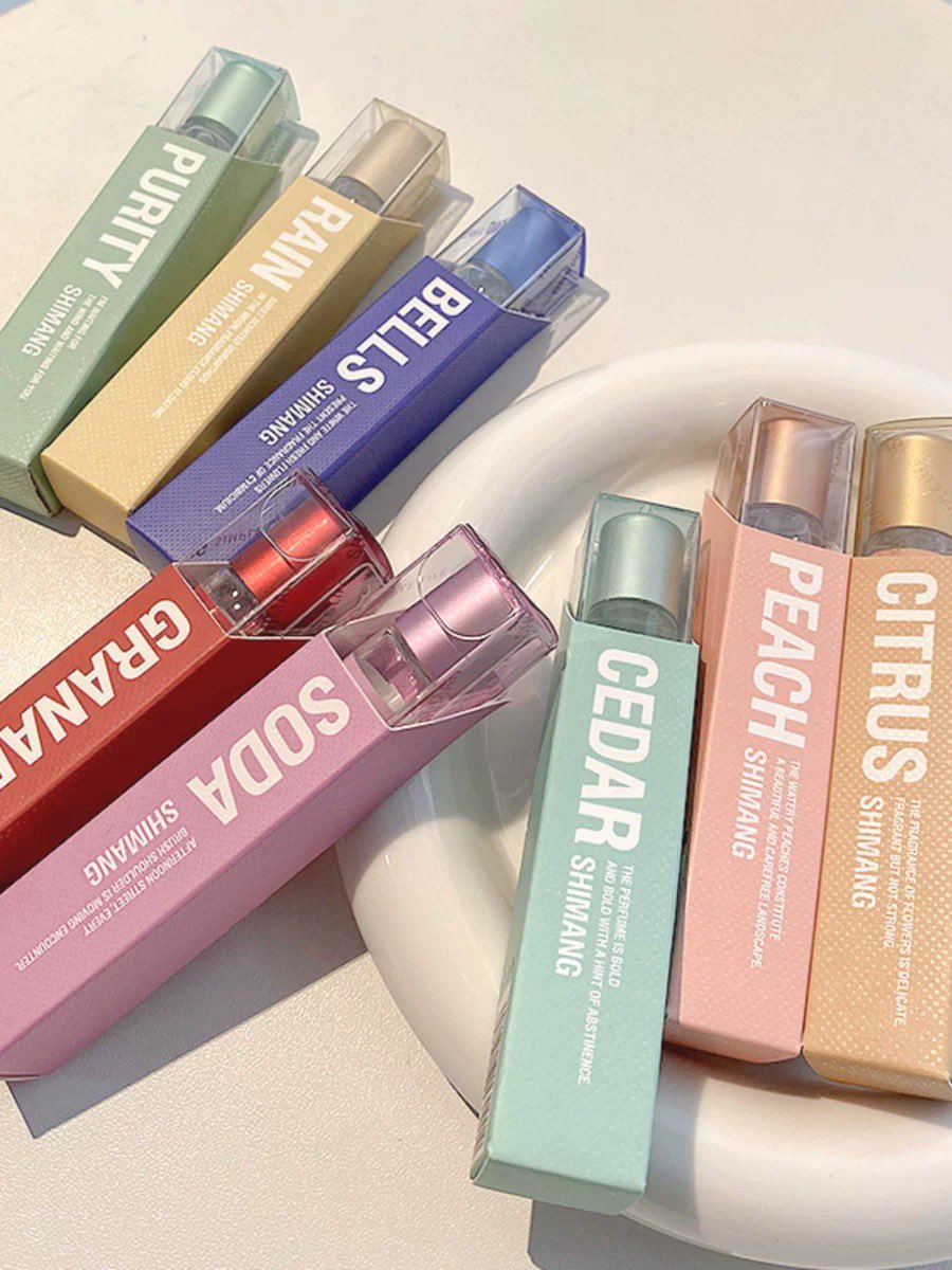winkwink_store's tweet photo. เป็นน้ำหอมที่ชอบมากที่สุดของปีนี้😭 คือหอมจริง รีวิวเยอะ กลิ่นชัด และมาในขวดจิ๋วเท่าลิปสติก พกไว้ในกระเป๋าได้เวิคมาก หยิบใช้ระหว่างวัน ตัวหอมจนคนทักทั้งวันอ่ะ555555555 ชอบมาก ติดทน ไม่อวย https://t.co/FlTtqLbSYd