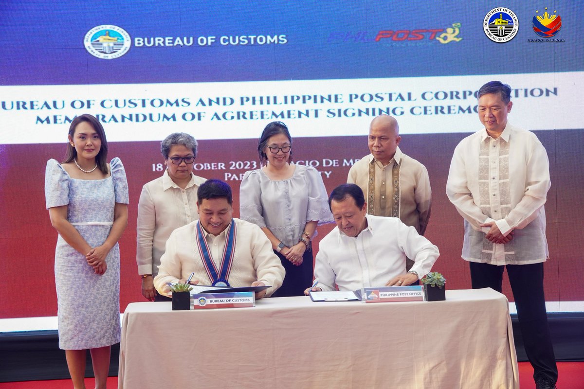 facilitatetrade's tweet image. 🎉Exciting news! With our support, @CustomsPH &amp;amp; @PostOfficePH signed a MoA to boost #ecommerce🛒🛍️in the Philippines! 

Thanks to partners in PH and #EU for fostering trade facilitation! 

More details: bit.ly/3N5nUsm 🙌🌍

#TradeFacilitation #ArisePlusPhilippines