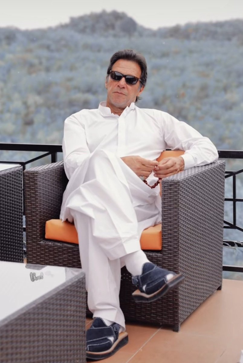 bashairlodhi's tweet photo. @Naya__Pakistan_ One and only IMRANKHAN 🖤 https://t.co/QUwpYePQtX