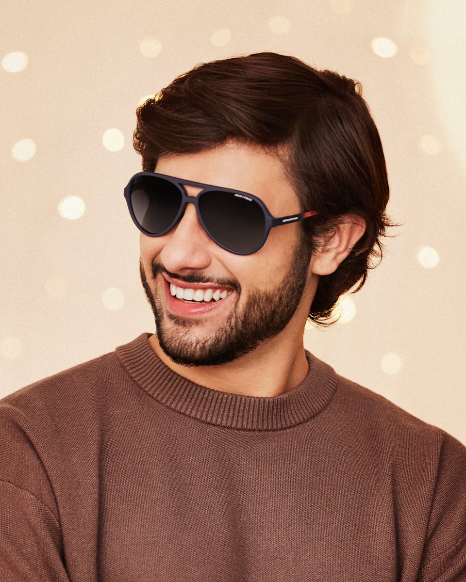 opticasvision_'s tweet photo. ¿Busca el mejor regalo para él? ¡Lo tenemos! Encuentre los aros de sol perfecto en nuestra colección de aros de sol y regálale el mejor accesorio para esta temporada.

RB4385
EA3206

#OV #ÓpticasVisión #ParaVerLaDiferencia #Navidad #Anteojos #Aros https://t.co/hJycv9ALU7
