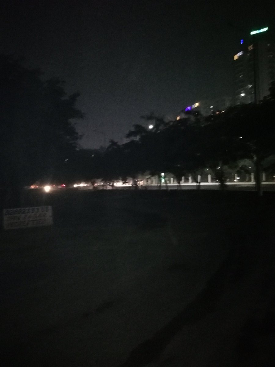 amitdeepu1's tweet photo. @OfficialGNIDA street lights of service lane along main road of F block sector 2 greater noida west are not working since they were installed. This place is very welcoming for criminals. Recently incidents of snatching etc has been reported. https://t.co/Hr9I2DfRC0