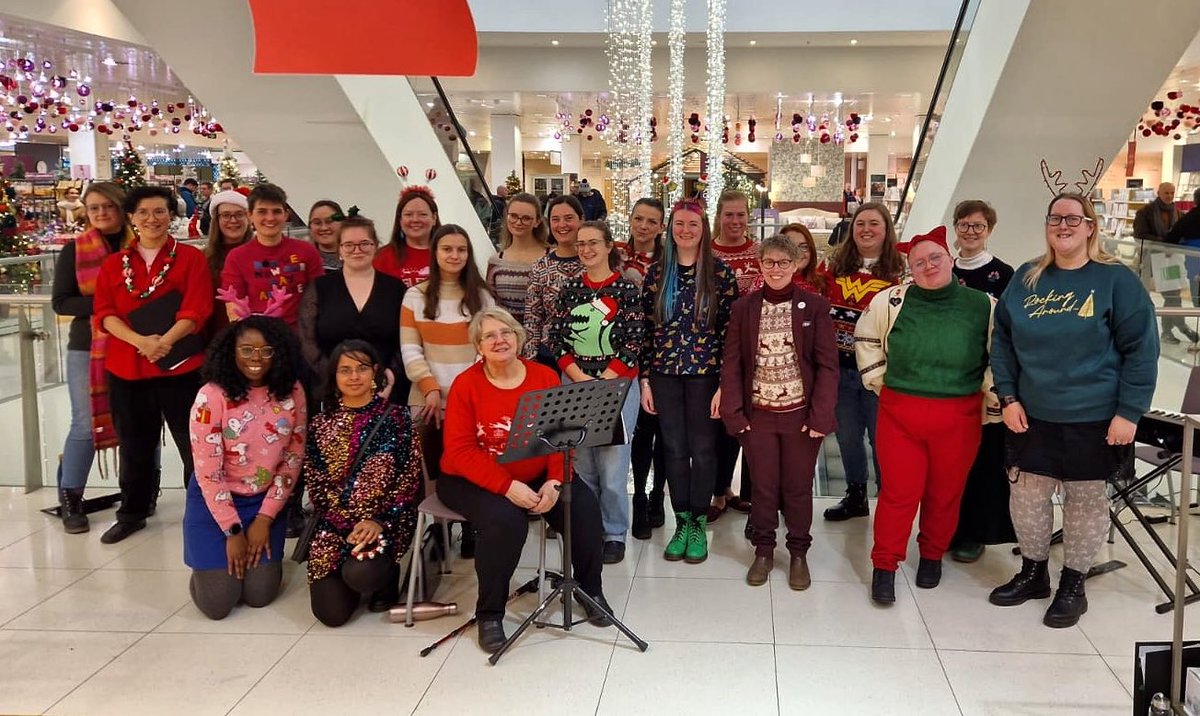 Some festive carolling on Sunday in John Lewis! Was lovely to get together and sing our hearts out to Mariah Carey ✨