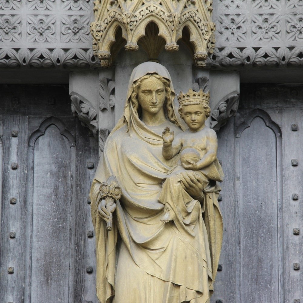 On the 6th day of December, we are giving you a sneak peek into the Abbey's advent calendar!

In today's door, you can see the Abbey's beautiful statue of the Blessed Virgin Mary and Crowned Christ designed by Sir Gilbert Scott. 

Discover more: bit.ly/abbeyadventcal