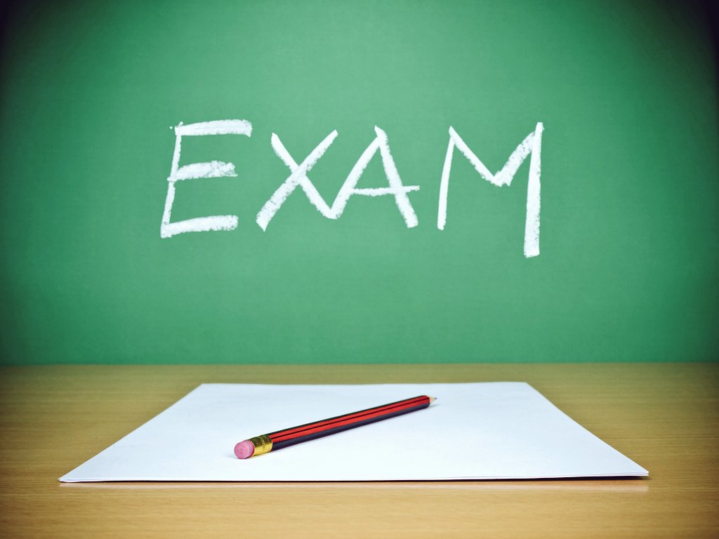 Sanatan_Science's tweet photo. Remedy for kids to get success in exams.

पढ़ाई में मन लगाने के लिए सरल मंत्र

पेरेंट्स के लिए सबसे बड़ी टेन्शन और बच्चों का भी पढ़ाई में मन न लगने की समस्या में आप इस प्रयोग को कर सकते हैं।

मैंने पहले भी आपको मानस के कई सिद्ध मंत्रों के विषय मे बताया है ये दिखने में बहुत सरल और बोलचाल की भाषा वाले मंत्र वास्तव में सिद्ध साबर मंत्र हैं जिनका सही प्रयोग पढ़ाई में मन लगाने और परीक्षा में सफलता दिलाने में सहायक है।

ये मंत्र है

गुरु गृहन गए पढ़न रघुराई, 
अल्पकाल विद्या सब आई 

इस मंत्र को सिद्ध करने की विधि बहुत सरल है जो आप घर पर खुद ही कर सकते हैं। इसकी विधि मैंने अपनी ट्विटर कम्युनिटी "Astrology & Remedies" में पोस्ट की है।
इस मंत्र को 27/108 की संख्या में जप कराएं, इससे एक तो बच्चे को आप अगर अभी तक नही कर सकें हैं तो सनातनी संस्कारों से जोड़ पाएंगे। दूसरा जप भी मेडिटेशन के एक माध्यम होता है तो बच्चा कम से कम इस मंत्र जप करते हुए कुछ देर ध्यान ही लगाएगा।

 यह मंत्र बच्चों बड़ों दोनों के द्वारा ही किया जा सकता है।  एक बार प्रयोग करके देखें फिर अपने अनुभव यहाँ जरूर शेयर करें ताकि और लोग भी मोटीवेट हों तथा सनातन धर्म के ज्ञान का हर सनातनी लाभ उठा सके।

Note-इस पोस्ट को लिखने का उद्देश्य भी में जरूर लिखूँगी कभी और आपको पता चलेगा कि एग्जाम के डर के चलते बच्चे क्या क्या करने को तैयार हो जाते हैं....जिस मासूमियत का भी की लोग/विधर्मी लाभ उठाना जानते हैं।