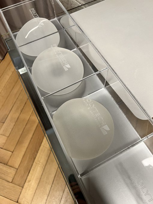 i love when they have the boobs out https://t.co/2GSviHFTvl