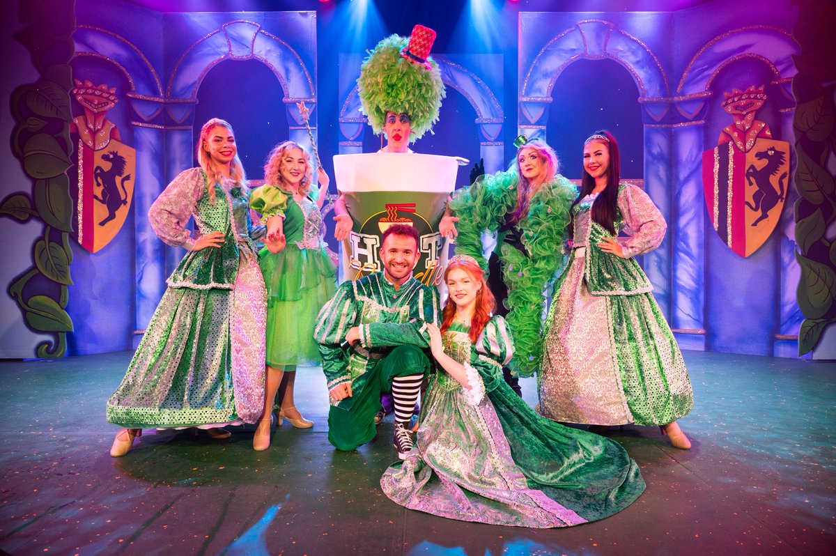 It's Officially Panto Time! - Jack and the Beanstalk, now running until the 1st of January! 🌱💚🎄🎭✨

 🎟 Tickets / More info: thelittleboxoffice.com/princess/event…

Photography Credit: IanBurtPhotography

#PrincessTheatreHunstanton #hunstanton #panto #pantomime #JackAndTheBeanstalk