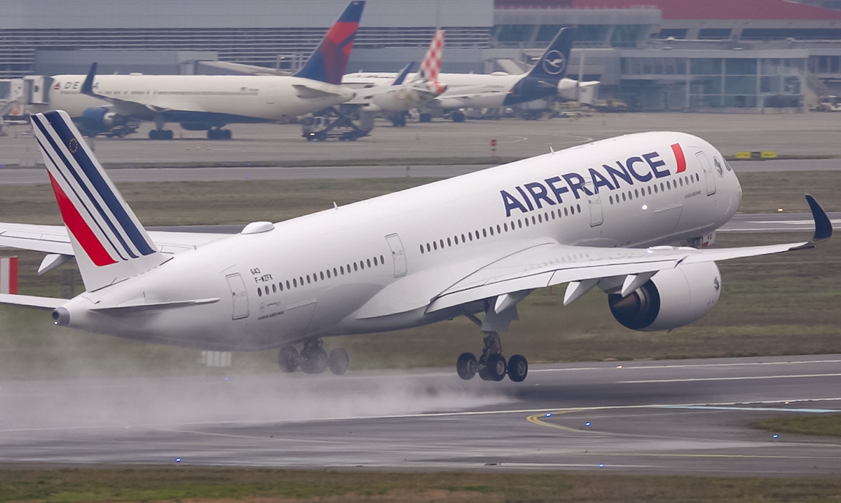 A new A350 for Air France makes its first flight (27th) MSN643 #FHUVG named 'Carcassonne' #airbus #A350 #AirFrance @airfrance @aircommunityFR @TLSWatch @CarcaInfos #Carcassonne @A350_Production