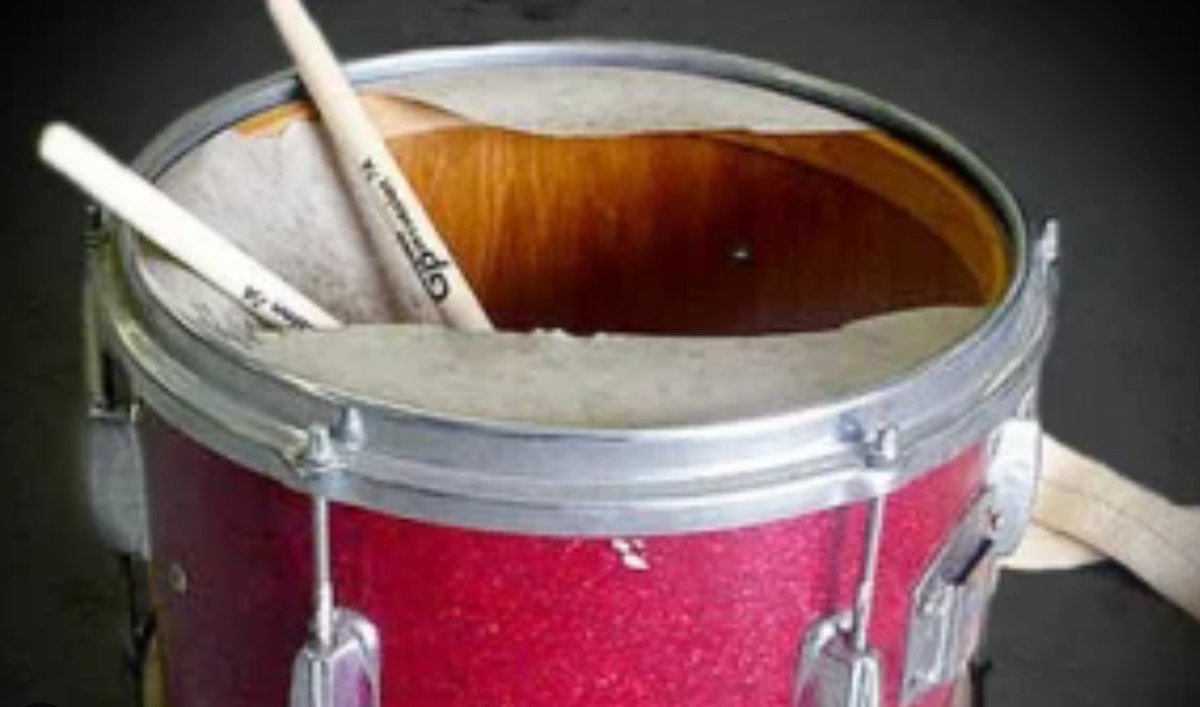 What's the best gift for someone at Christmas? A broken drum. No-one can beat that...😀