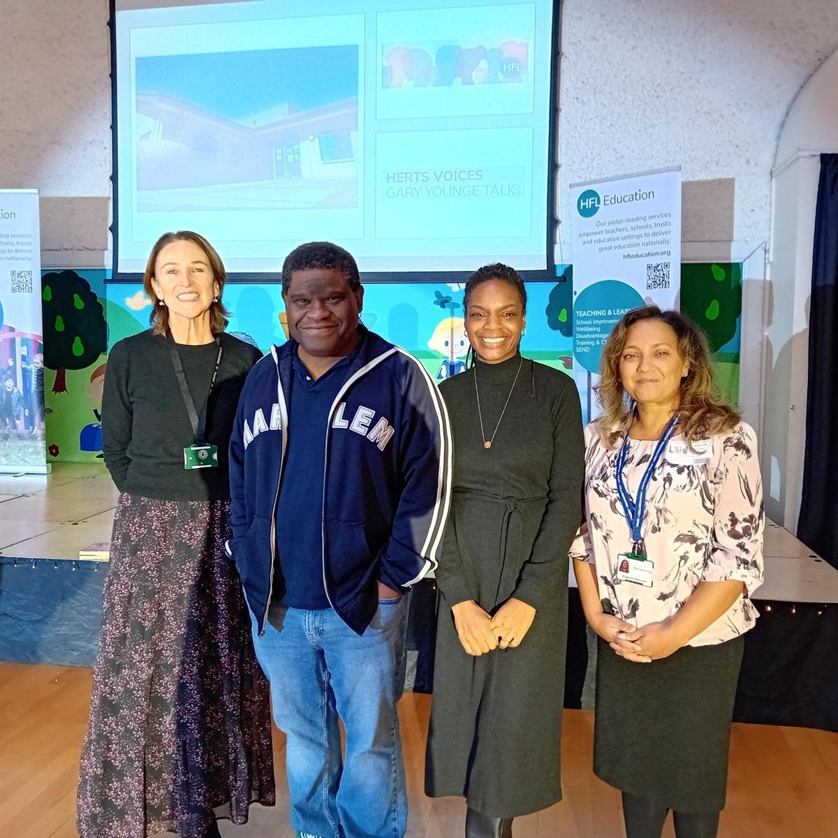 HFL_Education's tweet photo. Last week, @garyyounge visited @PeartreeSpring as part of our Herts Voices programme: https://t.co/1eCGlZ7yLy Thank you, Garry, for sharing with children the important message that life isn't just about working hard; finding joy in what you do is equally important. #HertsVoices https://t.co/o4YeVjXWsF