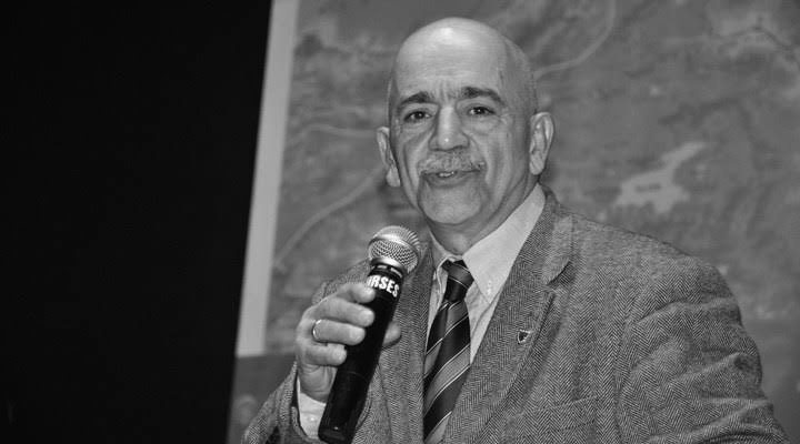 İttihatçılar ölür, ittihatçılık ölmez.

Mustafa Çalık hocamızı kaybetmenin üzüntüsünü yaşıyoruz. 

Kutlu ruhu şad olsun.