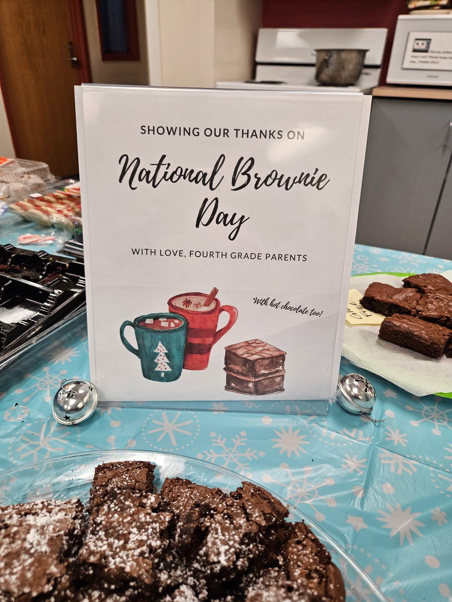 hcpss_ees's tweet photo. Thank you to our fourth grade families for setting up this lovely display for National Brownie Day yesterday! 😍 #grateful #thankf https://t.co/DZqvoh93y6