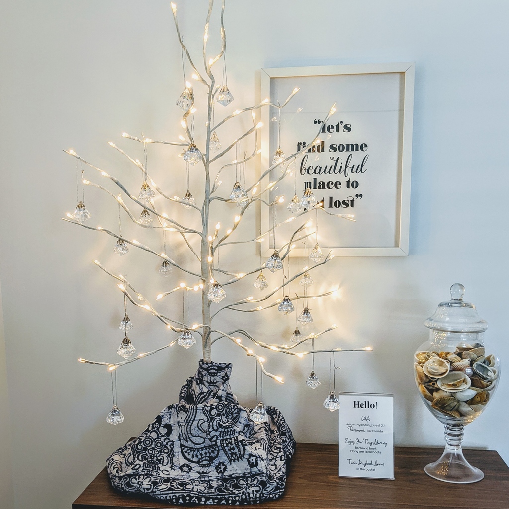 YellowHybiscus's tweet image. Getting ready for Christmas in St. Augustine!

#staugustinebeach #staug #staugustine #staugairbnb #visitflorida #visitstaug #visitstaugustine #saintaugustine #loveflorida #ancientcityhideaways #yellowhybiscushouse