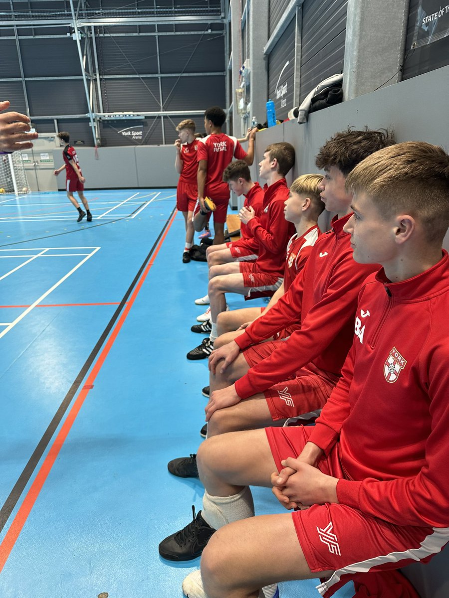_empalmer's tweet photo. Mobility, muscle control and plyometric work for the academy and senior players at @YorkFutsal 

Great to see one of our senior players leading the academy mobility work, and injured athletes coming to training sessions for rehab work 💪🏼 https://t.co/4PR8IuQDBM