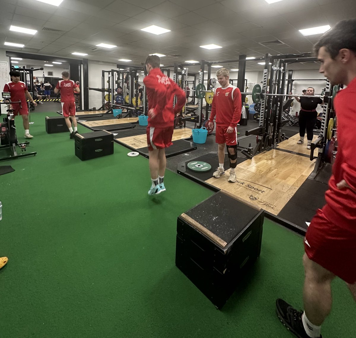 _empalmer's tweet photo. Mobility, muscle control and plyometric work for the academy and senior players at @YorkFutsal 

Great to see one of our senior players leading the academy mobility work, and injured athletes coming to training sessions for rehab work 💪🏼 https://t.co/4PR8IuQDBM
