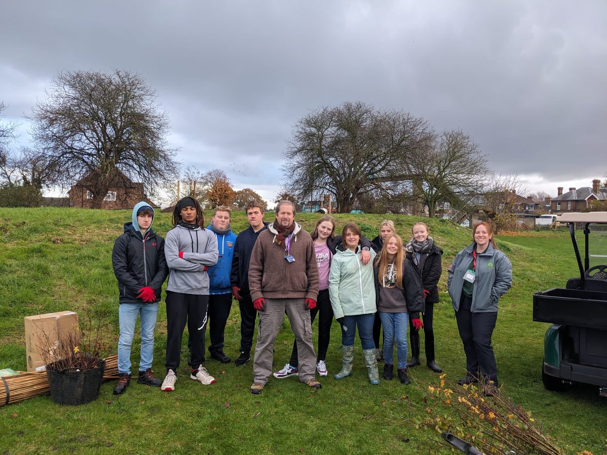 greener_kent's tweet photo. Check out the #KentPlanTree team in action again helping these fantastic students at @TheAbbeyTHAT plant 22 tree standards as part of the #UrbanTreeChallengeFund! 🌳💚 https://t.co/2AhNLbExU4
