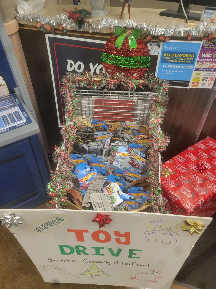 AdamsMarkets's tweet photo. Have you seen our #ToyDrives?
Our #AdamsMA location is rallying their #Local troops to give tons of unwrapped toys to sweet kids this holiday season! 
#SeasonOfGiving #LocallyLoud #WhenLocalMatters https://t.co/ePyQrNiuyG