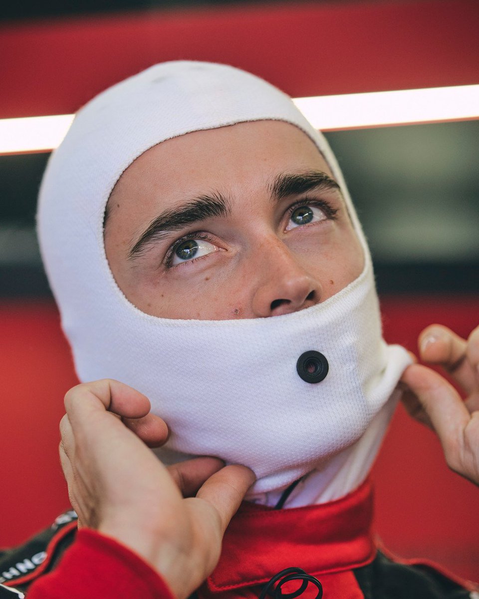 ScuderiaFerrari's tweet photo. Pre helmet shots 📸 https://t.co/oO9pDNC8OS