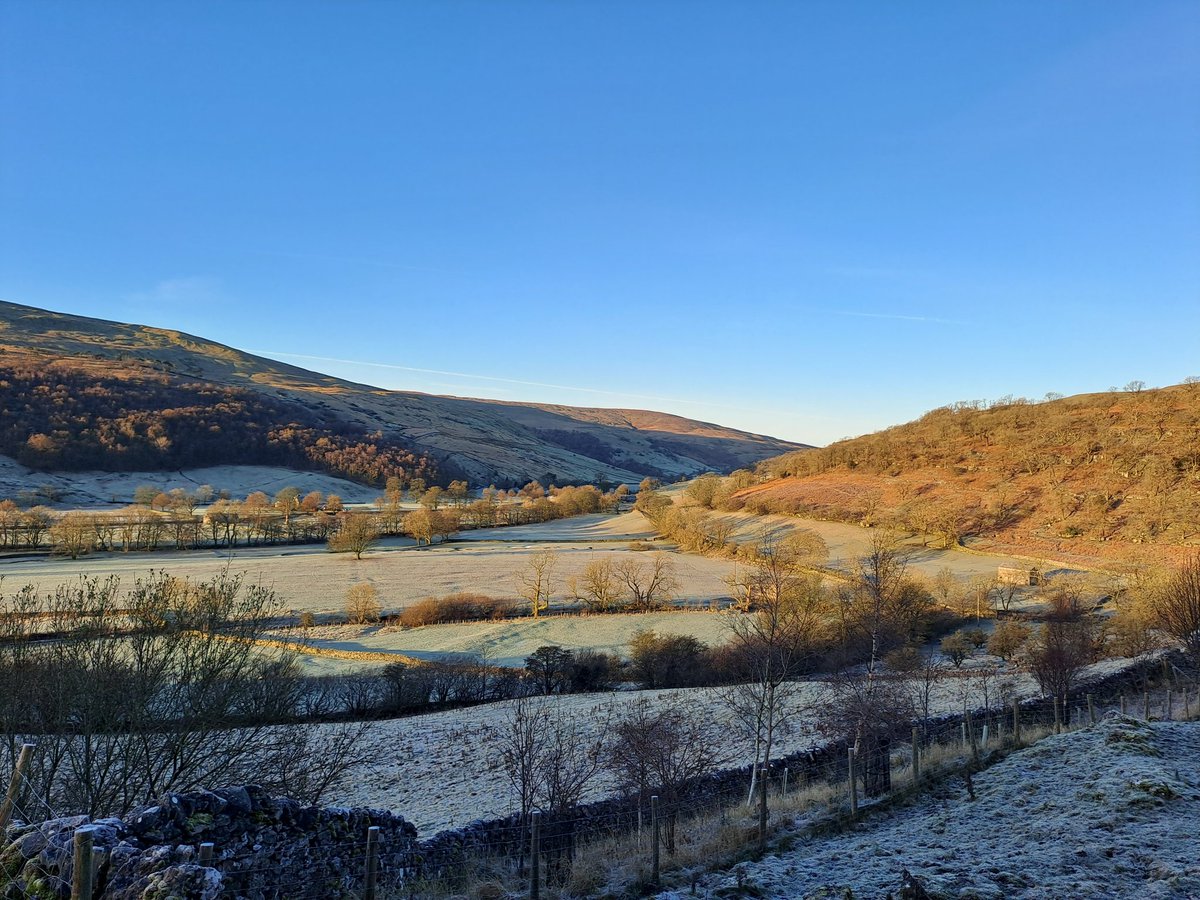 BuckdenHouseOEC's tweet photo. Chilly this morning in sunny #Wharfedale, a brisk -5°C 🥶 but it looks set to change tomorrow ☔️ though we have a good range of boots and waterproofs to keep you dry.

#outdooreducation #langstrothdale #residentials https://t.co/OCzhJdJ0ap