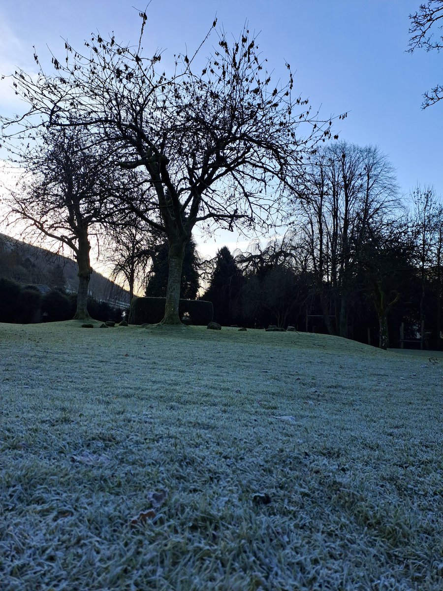 BuckdenHouseOEC's tweet photo. Chilly this morning in sunny #Wharfedale, a brisk -5°C 🥶 but it looks set to change tomorrow ☔️ though we have a good range of boots and waterproofs to keep you dry.

#outdooreducation #langstrothdale #residentials https://t.co/OCzhJdJ0ap
