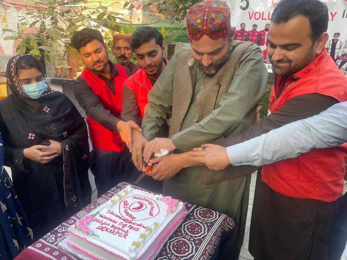 prcsindh's tweet image. The staff and volunteers of the Pakistan Red Crescent Society District Branch in Shikarpur celebrated International Volunteers Day at the PRCS office.

#prcsindh