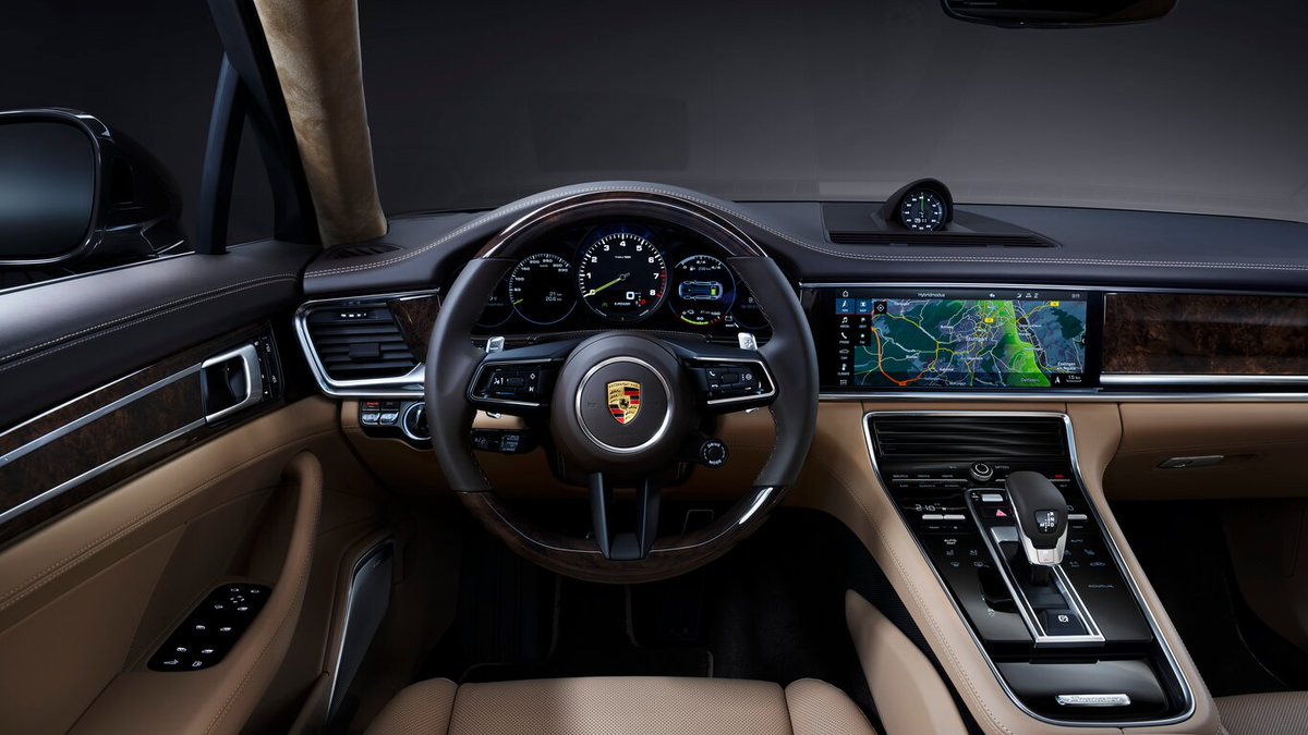 𝐓𝐡𝐞 𝐧𝐞𝐰 𝐏𝐨𝐫𝐬𝐜𝐡𝐞 𝐏𝐚𝐧𝐚𝐦𝐞𝐫𝐚. 
The third generation Panamera links the performance of a sports car with the comfort of an exclusive saloon.

Available to order now! Contact Porsche Centre Belfast to find out more > ow.ly/wAex50QfTQX