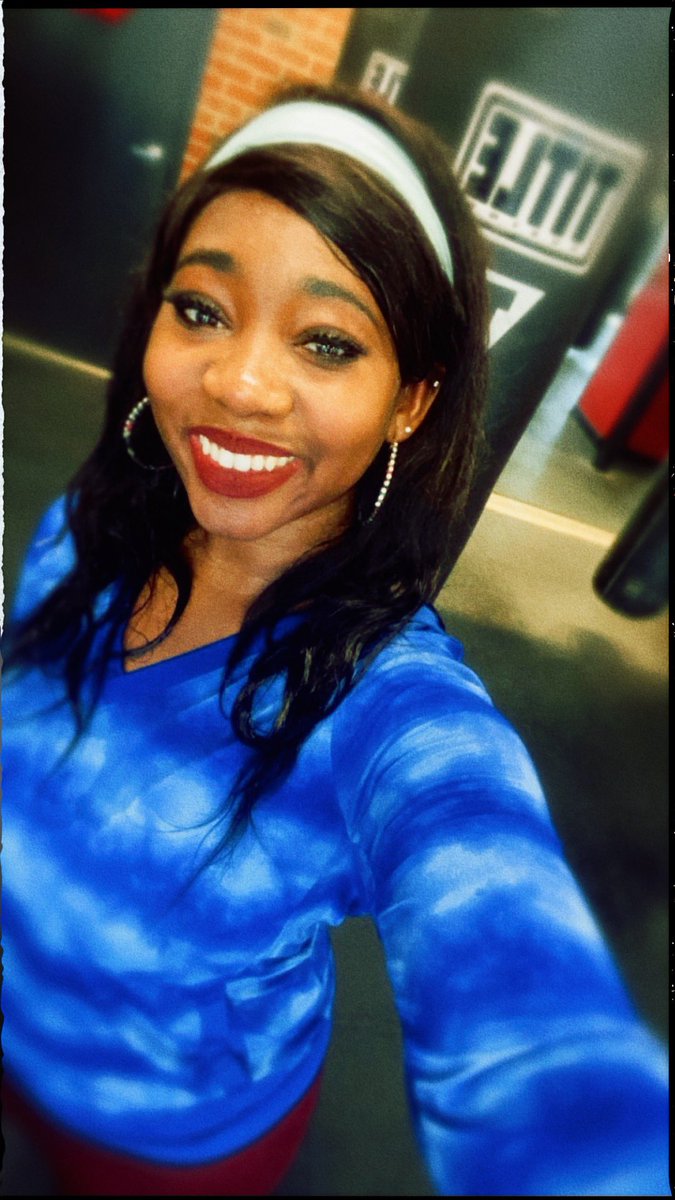 SimoneJamesonTV's tweet image. I found something I may love more than axe throwing. 🪓😅

Was pleased to report I killed it at @titleboxing 🥊. 
A special thank you goes to @CourtReportKing for dragging me out to throw some jabs. 👊🏽 
Another one ☝🏾💅🏾 . 

#ironfist #takeitoutonthebag #boxingworkout