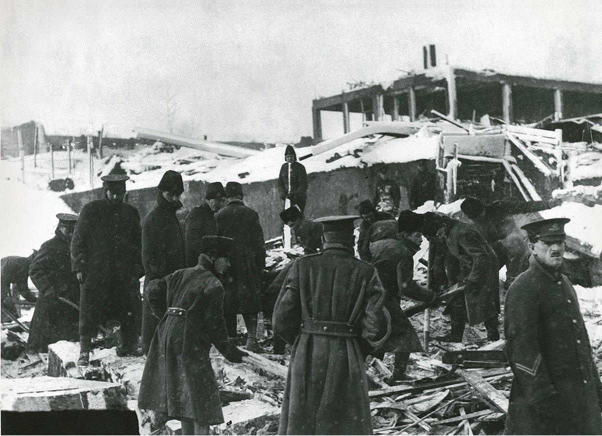 Nous soulignons aujourd’hui le 106e anniversaire de l’#ExplosionD’Halifax, qui a bouleversé le quartier nord d’Halifax et la communauté mi’kmaq de Turtle Grove.

Le LHN de la Citadelle-d'Halifax marquera le moment exact de l’explosion en tirant un coup de canon à 9 h 5 min 35 s.