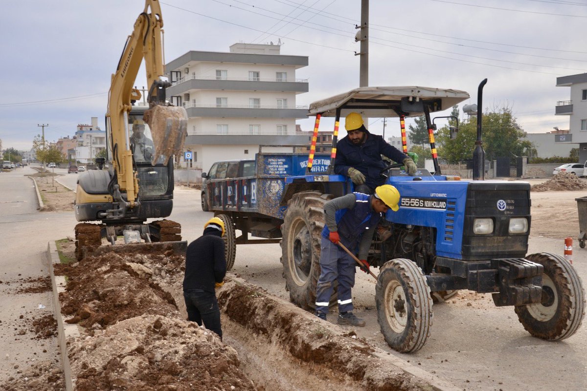 İnşa eden, ihya eden bir belediyecilik anlayışı ile her zaman sahada ve işimizin başındayız. 

📍Bahçelievler Mahallesi

Elektrik altyapı çalışmalarımız devam ediyor.🚧