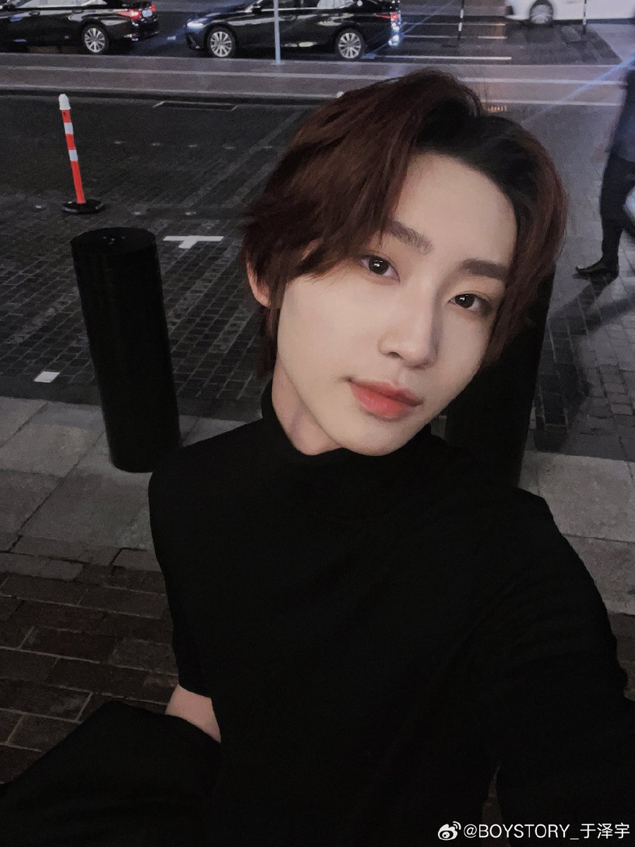 luvszeyu's tweet photo. [231205] Zeyu Weibo Update~ 🐟

Caption:
😭

#向美好生活出发# 🐟#今天很wow# ​​​

#boystory #yuzeyu #于泽宇 #boystoryjyp #boystoryofficial 

[1/2] https://t.co/4BxH1gupeA