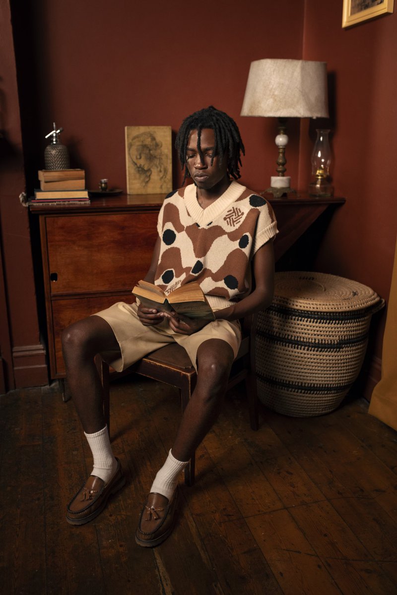 “Iqhugwane” S/S 23/24

@insertcoinz wears our Ukhamba inspired knitted vest.

U’Khamba is Traditional Nguni clay pot used to consume umqombothi by tribesmen. It signifies unity as it is used to emphasise sharing. 

Check out our latest capsule: refuseclothing.co.za