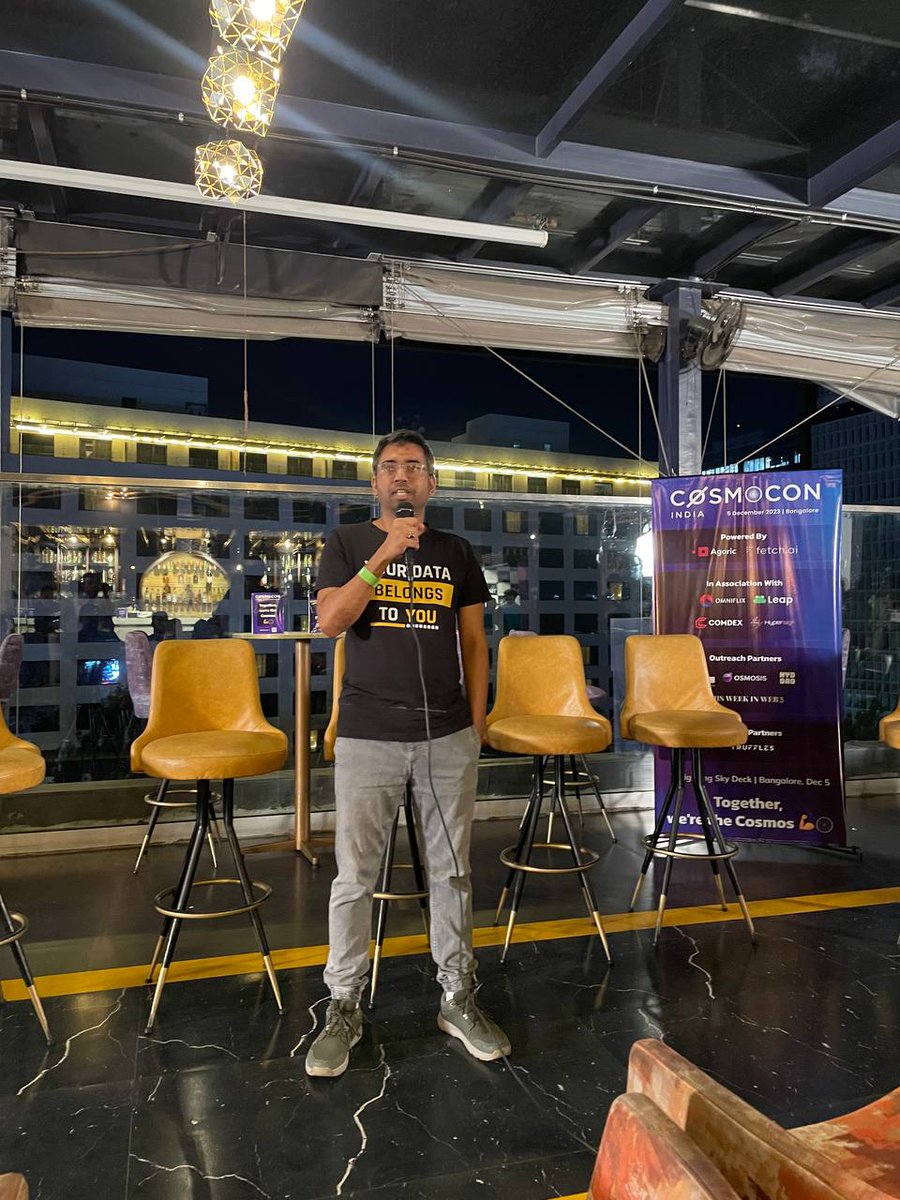 🎊 What a show it was, all #cosmos projects under one roof ⚛️

Thanks for making it happen <a href="/CosmoconHQ/">Cøsmocon ⚛</a>, <a href="/osmosis/"></a>, <a href="/agoric/">Agoric</a>, <a href="/Fetch_ai/">Fetch.ai</a>, @OmniFlixNetwork, <a href="/ComdexOfficial/">Comdex - Democratizing Finance</a> &amp; <a href="/leap_cosmos/">Leap Wallet Intern</a>!

Panel's standout: "We all represent Cosmos first, then our projects."

📸 #CosmoCon