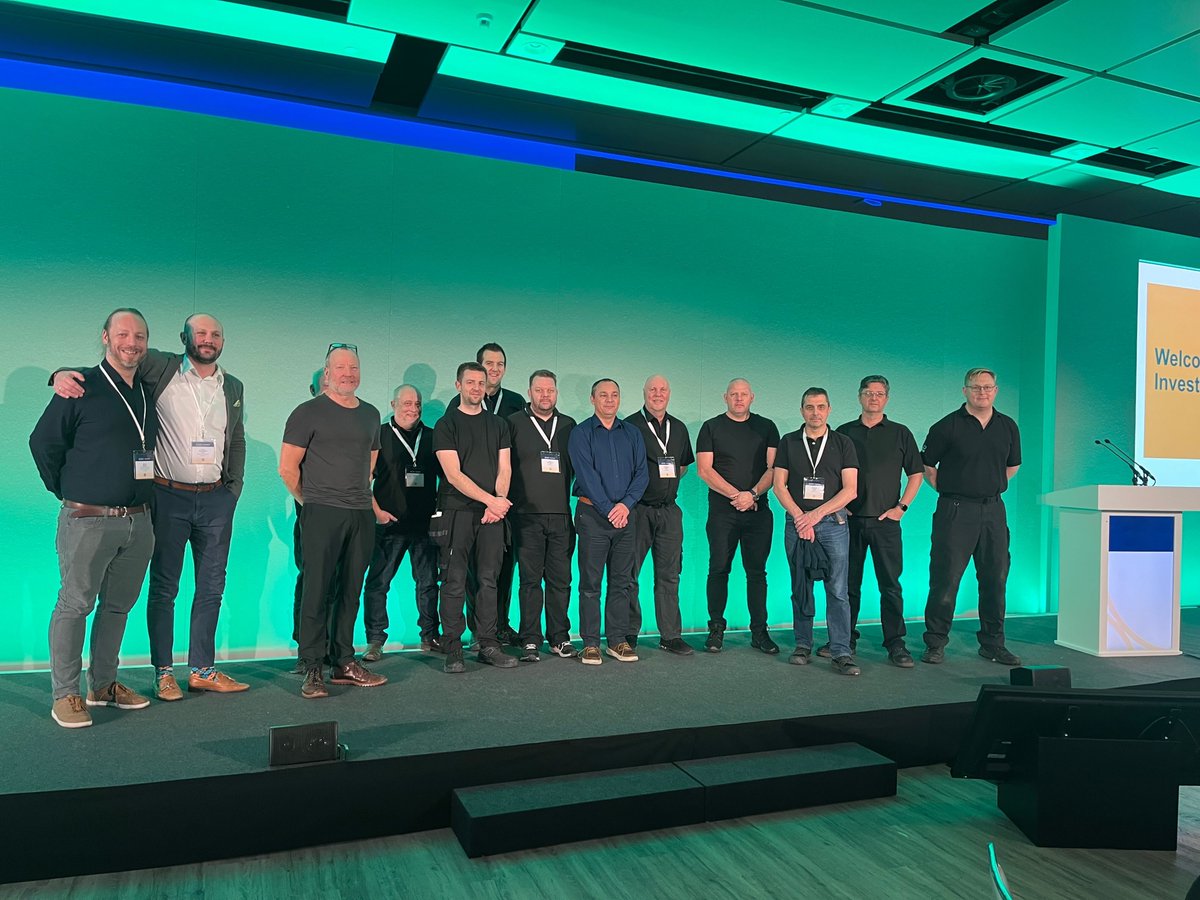 UKSV's tweet image. Our technical team are having a grand time with some freelancer friends in Madrid. Hopefully they’ve got some warmer weather over there! Check out their snaps from our client’s event. #Liveevents #Europeevents #Phramaevents