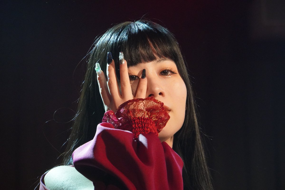 y_totsuka's tweet image. 渋谷VIDENT「イタダキ サテライトstage vol.29 」
#Mesia の
黒髪ストレートが綺麗な #黒咲りの さんと
スタイル綺麗な #佐倉みゆう さん。
こう見えてロックですからね！
ヘドバンもあります。カッコイイ！