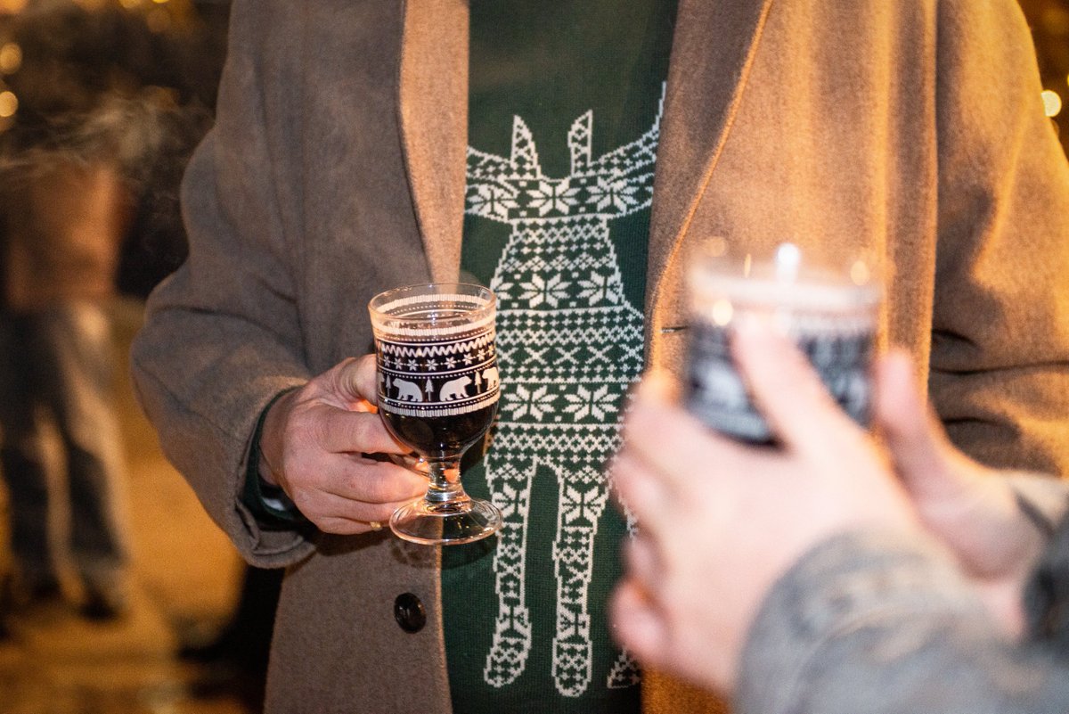 LA23NET's tweet image. Christmas jumpers at the ready! It’s the @LA23NET Christmas Quiz tomorrow 🎄
We&apos;ll be spreading a little bit of Christmas joy with prizes for the most festively adorned quizzers✨  
Grab your ticket while you still can 👉 bit.ly/LA23_Christmas… 
#LA23NET #Cumbria #LakeDistrict