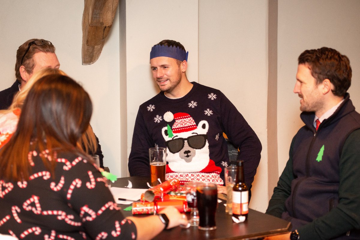 LA23NET's tweet image. Christmas jumpers at the ready! It’s the @LA23NET Christmas Quiz tomorrow 🎄
We&apos;ll be spreading a little bit of Christmas joy with prizes for the most festively adorned quizzers✨  
Grab your ticket while you still can 👉 bit.ly/LA23_Christmas… 
#LA23NET #Cumbria #LakeDistrict