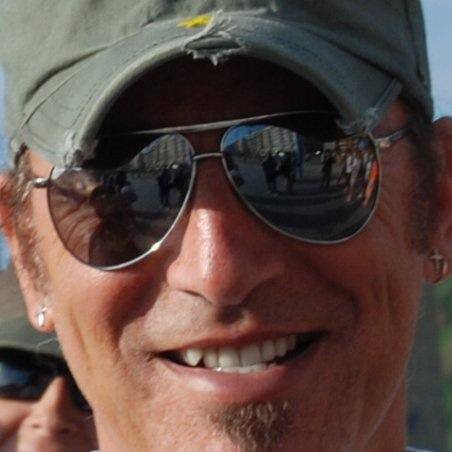 the smile.... oh that smile 😎
<a href="/springsteen/">Bruce Springsteen</a> #whyaretherebutterfliesinmytummy?