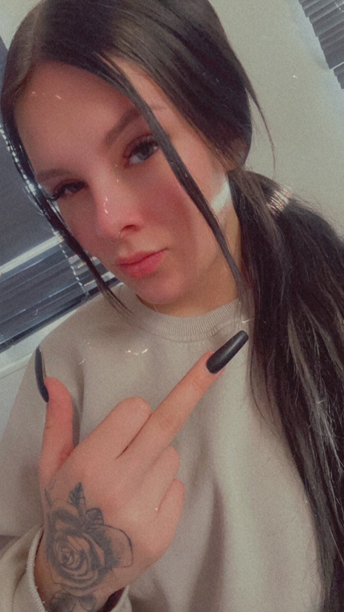 Passend zu Nikolaus kannst du dich bücken und ficken lassen genau so wie dein Konto😈❗️🧎 #zahlrad #Sockenfetisch #findom #blackmail #findome #sklave #geldsklave #herrin #findommistress #zahlschwein #moneyslave #finsub #moneyslaves #moneydom #paypig #paypiggy #losers